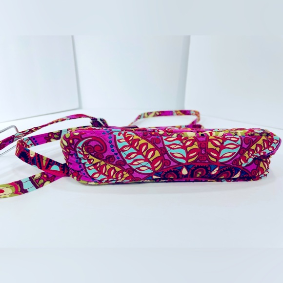 Vera Bradley Resort Medallion Retired Crossbody Purse - Picture 5 of 8
